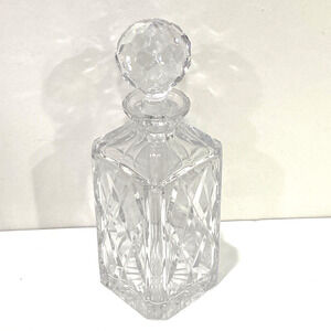 Vintage clear leaded crystal liquor decanter whiskey bottle with faceted stopper